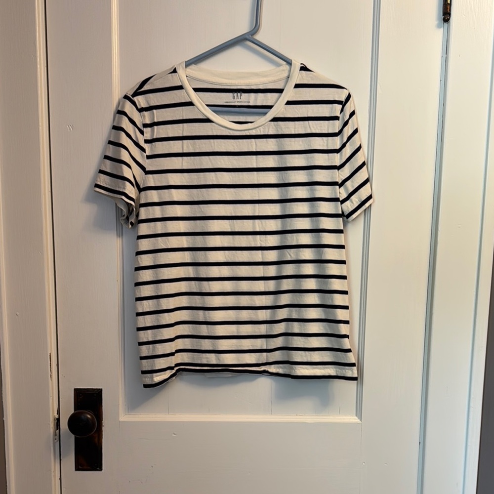 GAP Organic Cotton Tee navy and cream